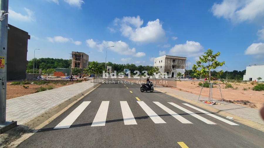 Bán Đất nền 105m2.Thổ Cư 100%.sổ sẵn. phường Long Bình Tân. Biên Hòa
