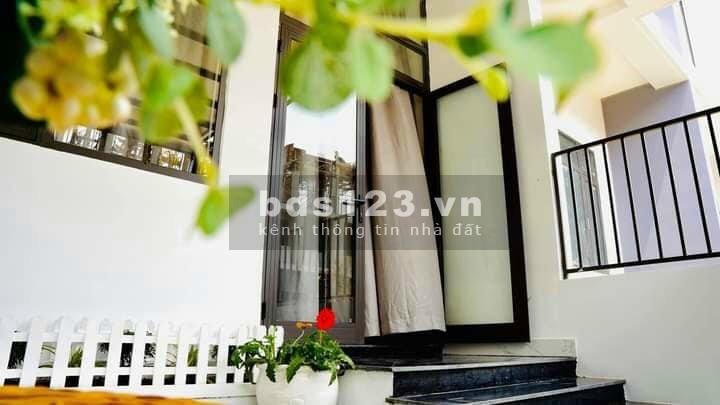 Bán nhà phố liền kề đúc kiên cố 3.5 tầng sang trọng vói thiết kế hiện đại, pháp lí đầy đủ
