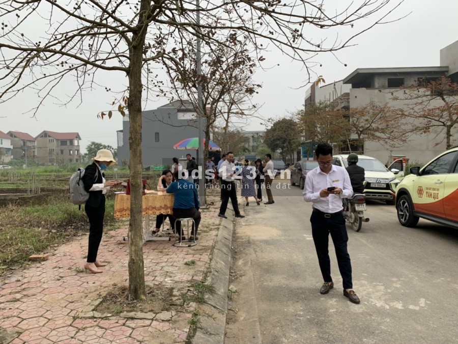 Cần tiền bán nhanh lô đất thị xã Hông Lĩnh, liên hệ xem đất 0975637763, bàn giao sổ ngay