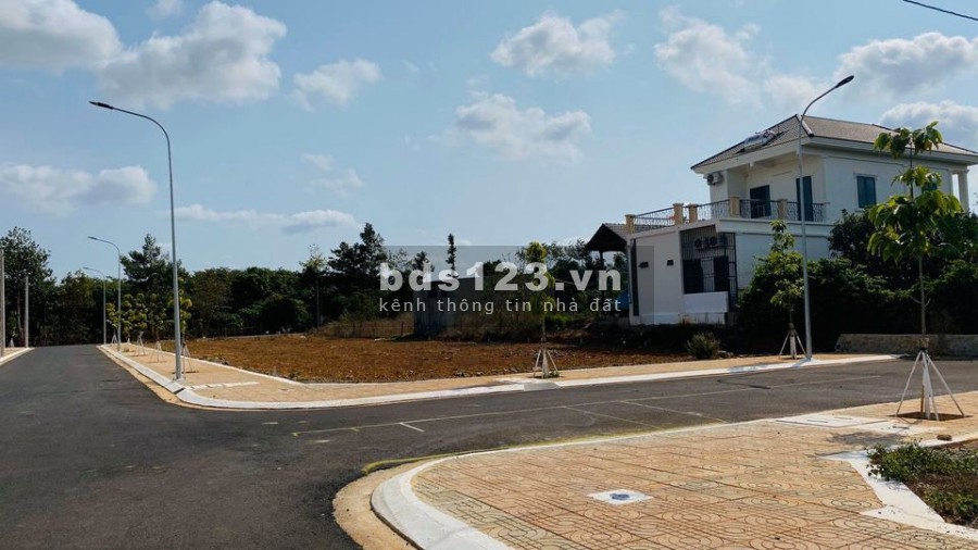 Bán lô đất 2 mặt tiền gần cao tốc Biên Hòa Vũng Tàu, giá rẻ, khu dân cư đông, giá 14 triệu/m2