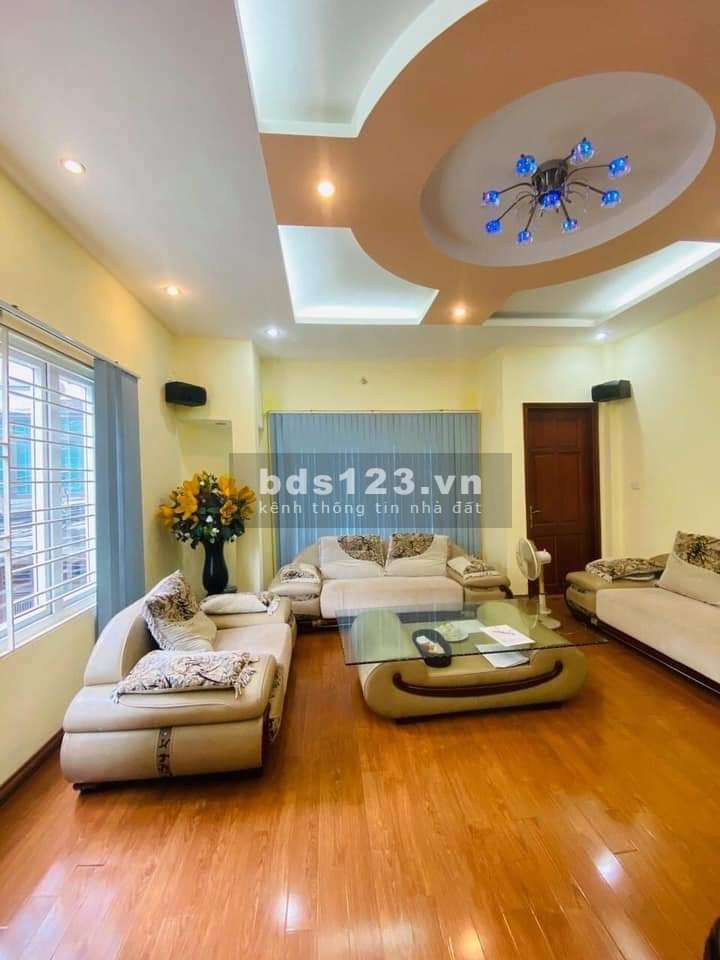 Bán nhà nguyên căn đường Tân Mai, đúc kiên cố 6 tầng, diện tích 60m2, giá bán nhỉnh 2 tỷ
