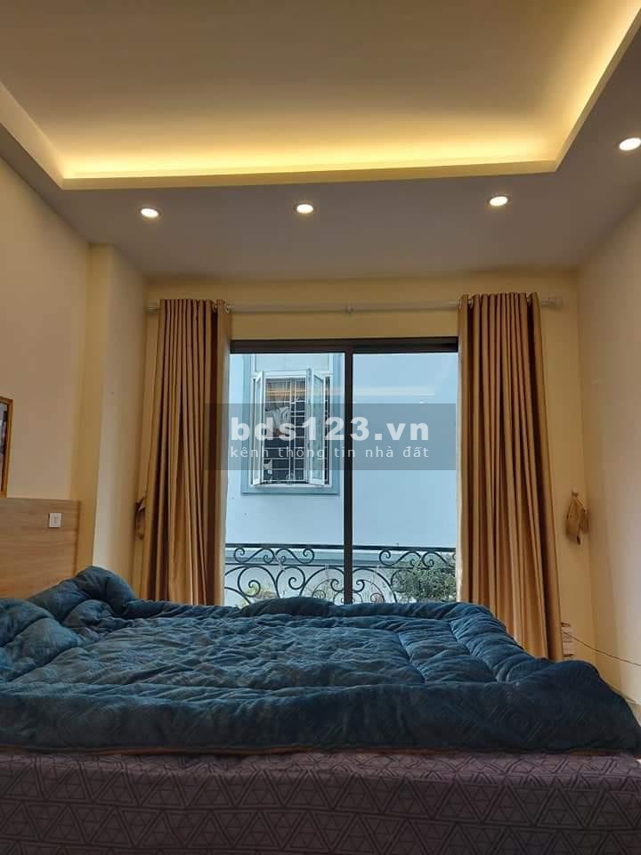 Diện tích sử dụng 30m2, giá bán 3.4 tỷ, thương lượng, bán nhà Ngọc Thuỵ, lh 0988465746