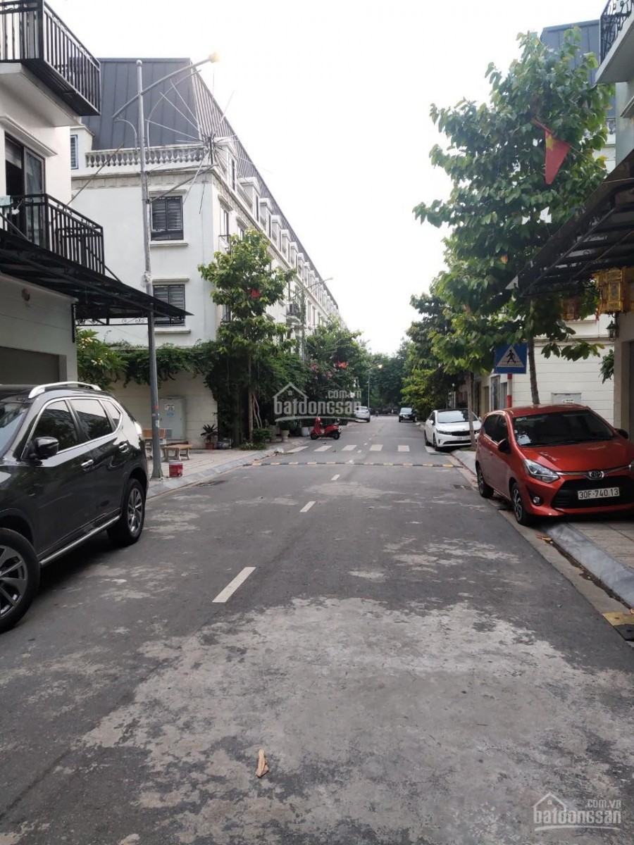 Bán gấp lô góc kinh doanh, vỉa hè rộng Phú La, Quận Hà Đông, hiếm nhất khu cự, giá tốt