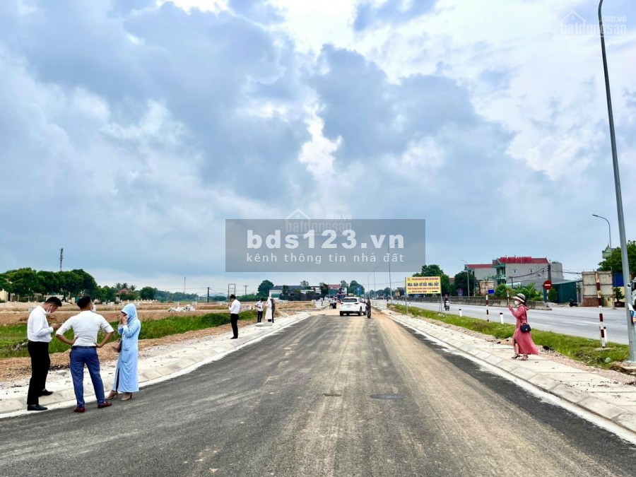 Bán lô đất mặt đường Quốc Lộ 1A, ngay trung tâm hành chính huyện Quảng Xương lh 0356280115