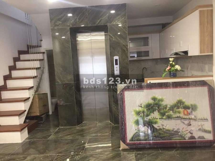 Bán nhà Đội Cấn 7 tầng thang máy tặng full nội thất diện tích 40m2, 7 tầng giá bán 6,9 tỷ