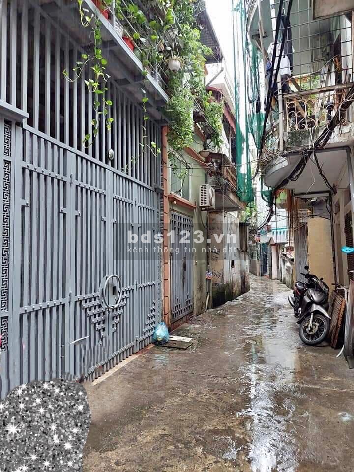 Bán nhà ngõ 3 gác tránh. Trương Định diện tích 60m2 4 tầng, mt 4m giá bán 5.2 tỷ, lhcc