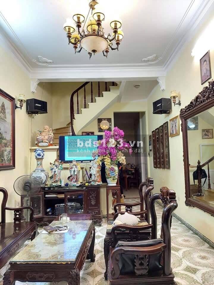 Bán nhà ngõ 3 gác tránh. Trương Định diện tích 60m2 4 tầng, mt 4m giá bán 5.2 tỷ, lhcc