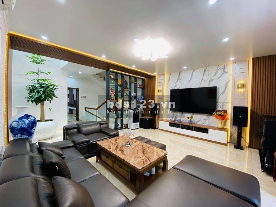 Bán nhà Tây Hồ ô tô đỗ cửa kinh doanh đỉnh, ở chất diện tích sử dụng 90m2, nhỉnh 7 tỷ