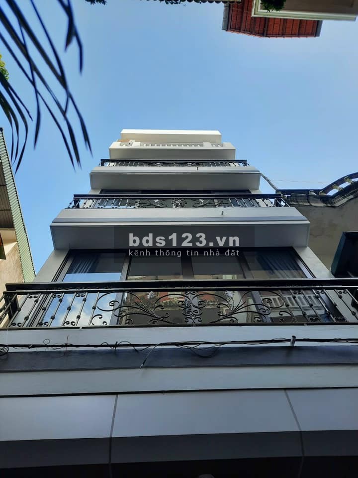 Cực hiếm nhà rộng 40m2, Nguyễn Văn Cừ, Quận Long Biên 5 tầng ô tô 7 chỗ ra vào thoải mái