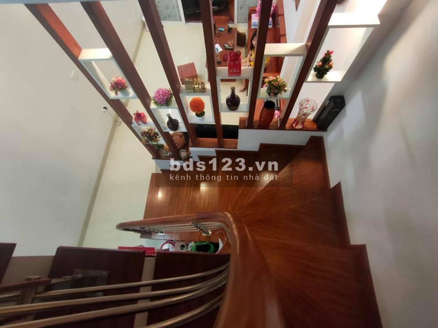 Bán nhà Sài Đồng, Long Biên, diện tích sử dụng 68m2, đúc kiên cố 4 tầng, giá bán 3.8 tỷ