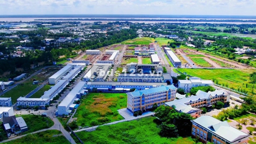 Vừa Nhà vừa Đất 1 trệt 1 lầu tại Thành Phố Trà Vinh chỉ 825triệu . Sổ hồng từng căn vĩnh viễn