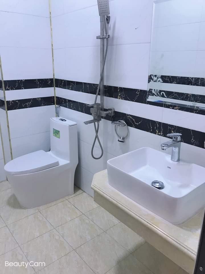 Bán nhà phố Nguyễn Chính, dt 50m2, lô góc mặt tiền rộng kinh doanh, giá bán 5.3 tỷ
