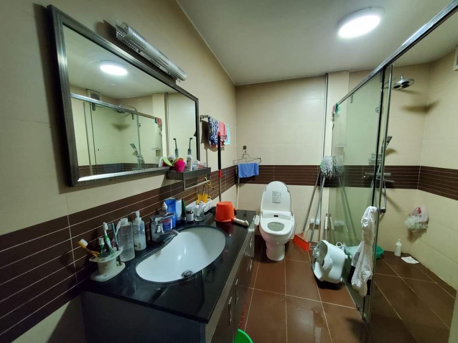 Cần bán nhà nguyên căn đường Cát Linh diện tích 74m2, đúc 5 tầng, giá bán 7.9 tỷ