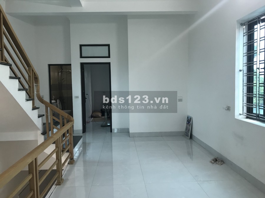 Nhà 3 tầng mới xây có Gara gần lái xe Thành Nam Big C cần bán gấp, khu dân cư đông