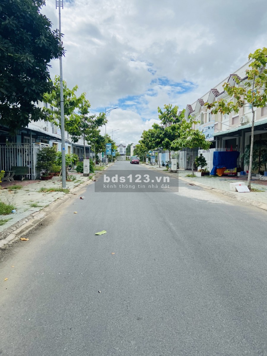 Vừa Nhà vừa Đất 1 trệt 1 lầu tại Thành Phố Trà Vinh chỉ 825triệu . Sổ hồng từng căn vĩnh viễn