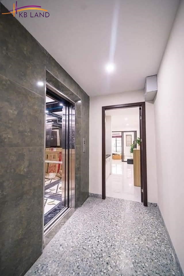 Bán CHDV Kim Giang, diện tích 187m2, 6T, 22 căn hộ, gara ô tô, DT 100tr/tháng, nhỉnh 14 tỷ