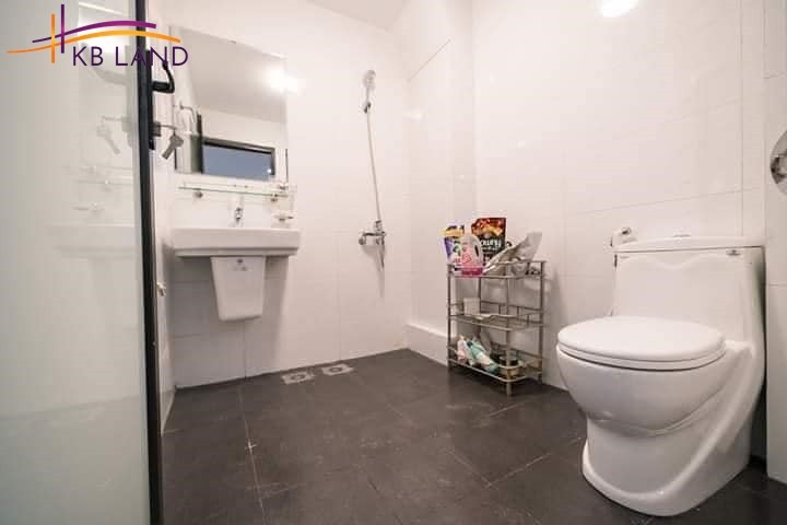 Bán CHDV Kim Giang, diện tích 187m2, 6T, 22 căn hộ, gara ô tô, DT 100tr/tháng, nhỉnh 14 tỷ