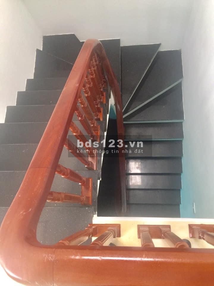 Chính chủ cần bán nhà đẹp phố Nguyễn Công Trứ, gara ô tô diện tích 48m2, giá 4.35 tỷ