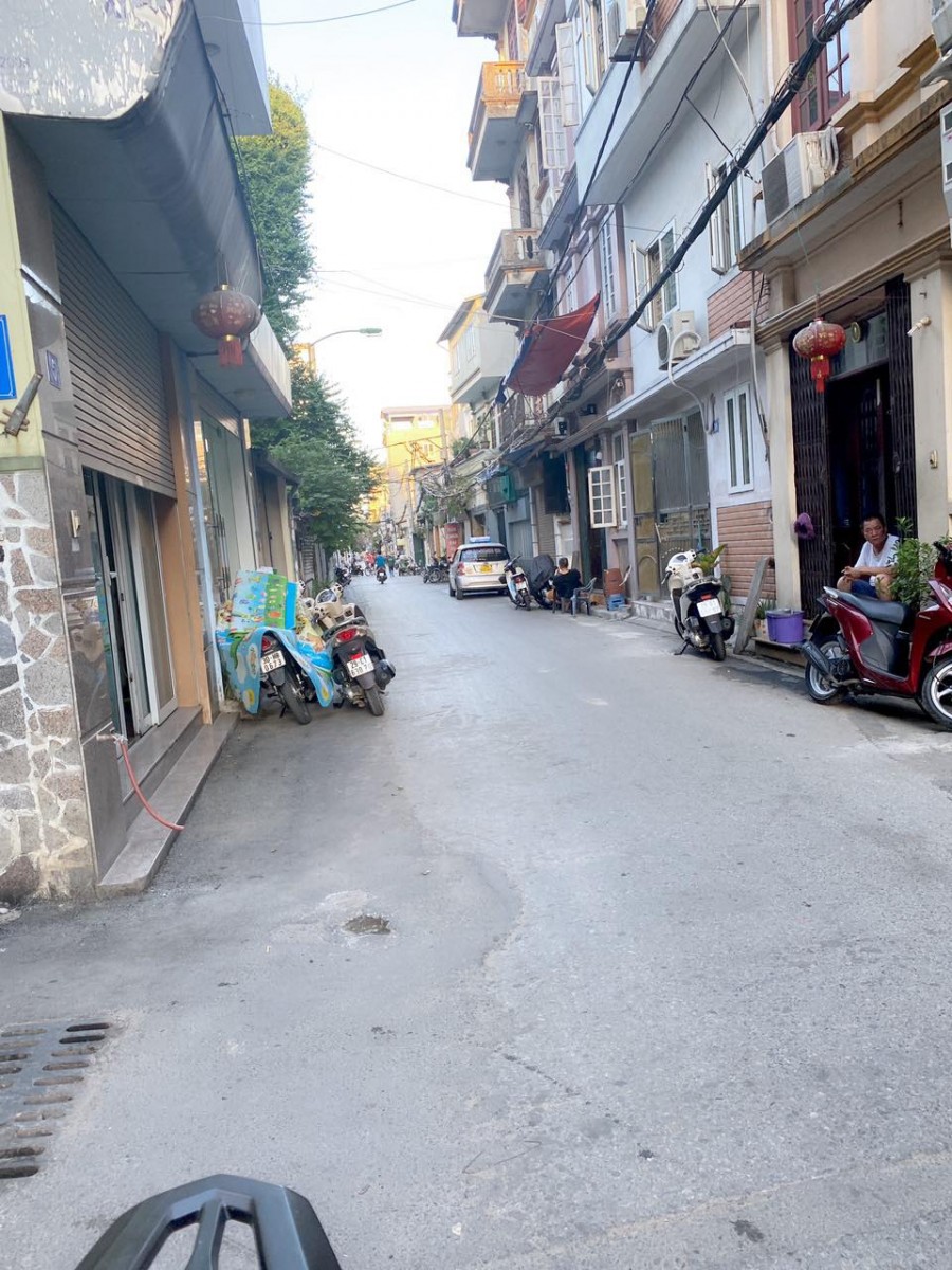 Bán nhà đất Ngọc Thụy diện tích sử dụng 80m2, ngõ rộng, 7 chỗ vào nhà, nhỉnh 5 tỷ