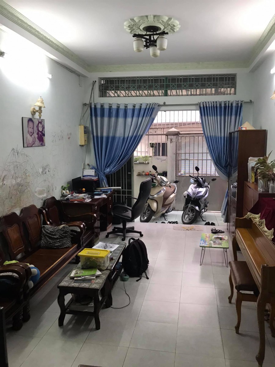 Đinh Bộ Lĩnh, nhà nằm trong hẻm 2 xẹt diện tích sử dụng 60m2, 2 tầng giá chỉ 5,9 tỷ
