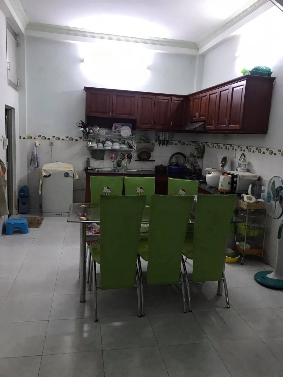 Đinh Bộ Lĩnh, nhà nằm trong hẻm 2 xẹt diện tích sử dụng 60m2, 2 tầng giá chỉ 5,9 tỷ