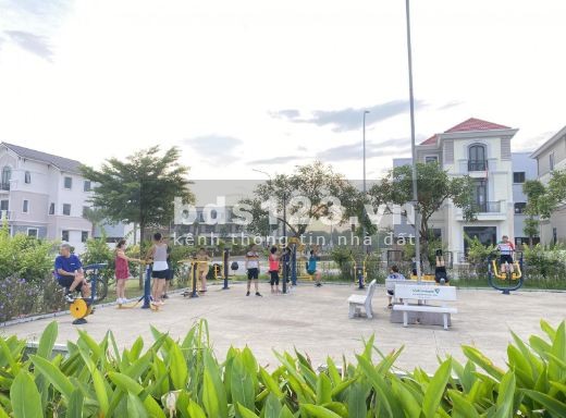 Bán căn shophouse giá rẻ 4 tầng ngay chung cư Kim Cương Từ Sơn, giá đầu tư tốt