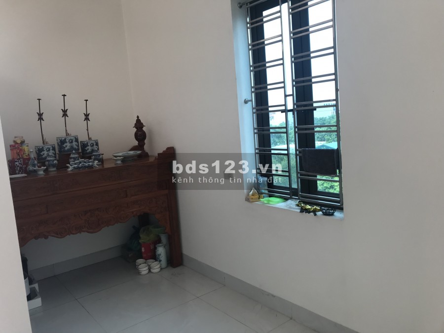 Nhà 3 tầng mới xây có Gara gần lái xe Thành Nam Big C cần bán gấp, khu dân cư đông