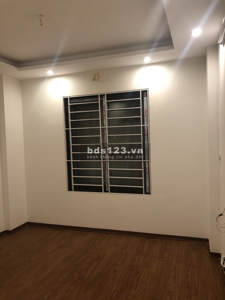 Giá chỉ 4.4 tỷ bán nhà phố Tân Mai, Hoàng Mai dt 55m2, mới, đẹp, đầy đủ công năng sử dụng