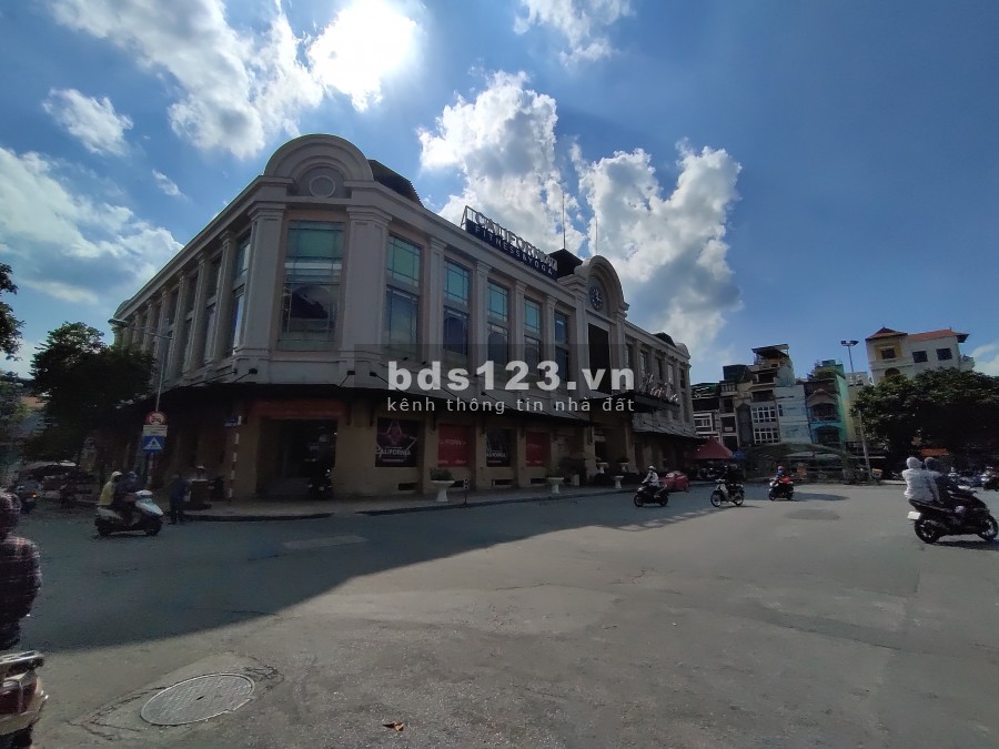 BQL Cho thuê Mặt Bằng, Văn Phòng DT 1100m2 taị Tòa nhà Chợ Hàng Da, Hoàn Kiêm, HN. LH 0968530776