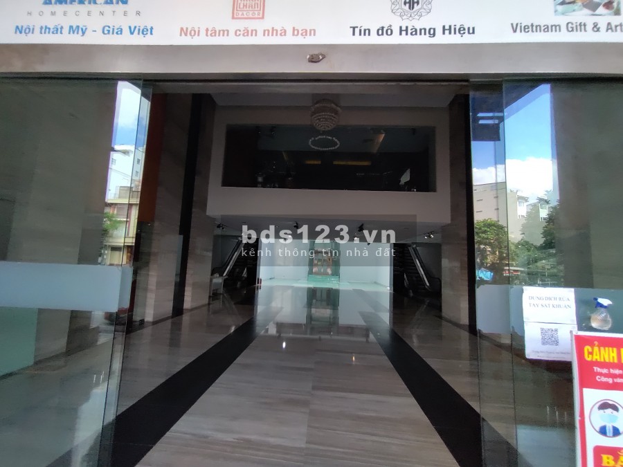 BQL Cho thuê Mặt Bằng, Văn Phòng DT 1100m2 taị Tòa nhà Chợ Hàng Da, Hoàn Kiêm, HN. LH 0968530776