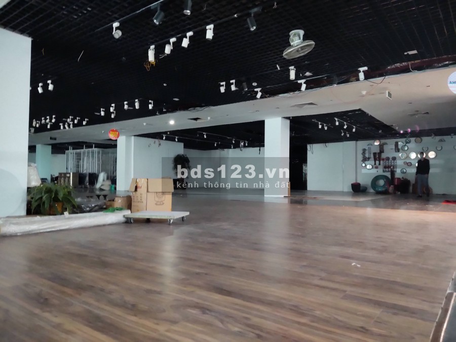 BQL Cho thuê Mặt Bằng, Văn Phòng DT 1100m2 taị Tòa nhà Chợ Hàng Da, Hoàn Kiêm, HN. LH 0968530776