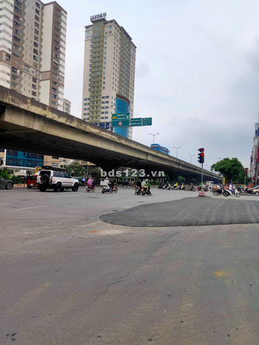 Nhà cấp 4, 8m mặt kinh doanh các hình thức tại Khuất Duy Tiến Quận Thanh Xuân