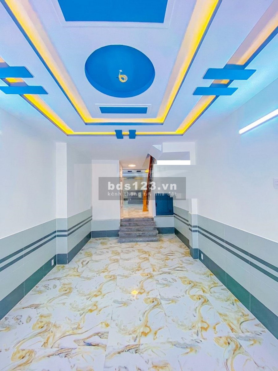 Bán nhà nguyên căn có thang máy, diện tích 4mx22,5m, vào ở liền 1 trệt, 2 lầu, sân thượng
