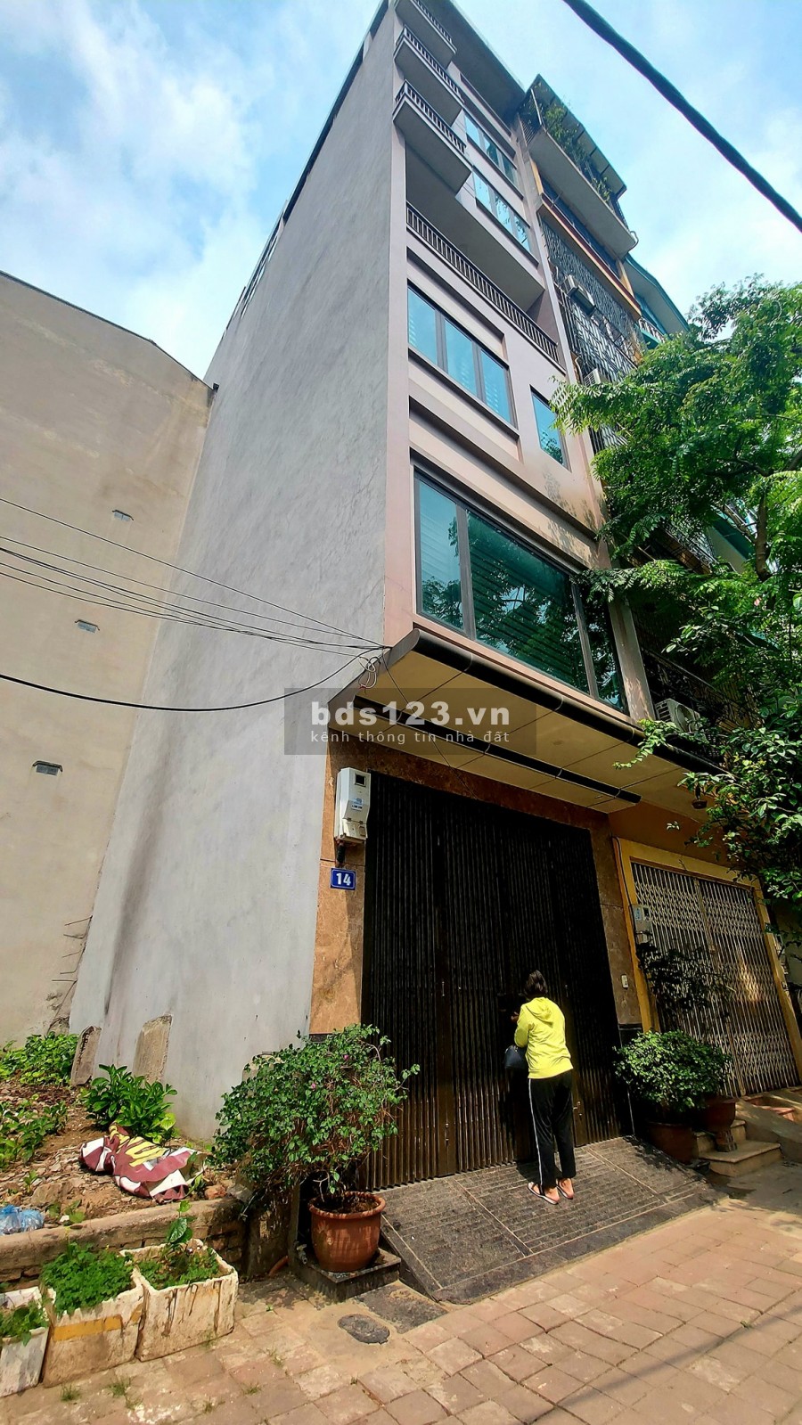 Làm ăn phát đạt tâu nhà mới để lại căn dt 45m2, 4 tầng Hai Bà Trưng giá bán 2.9 tỷ