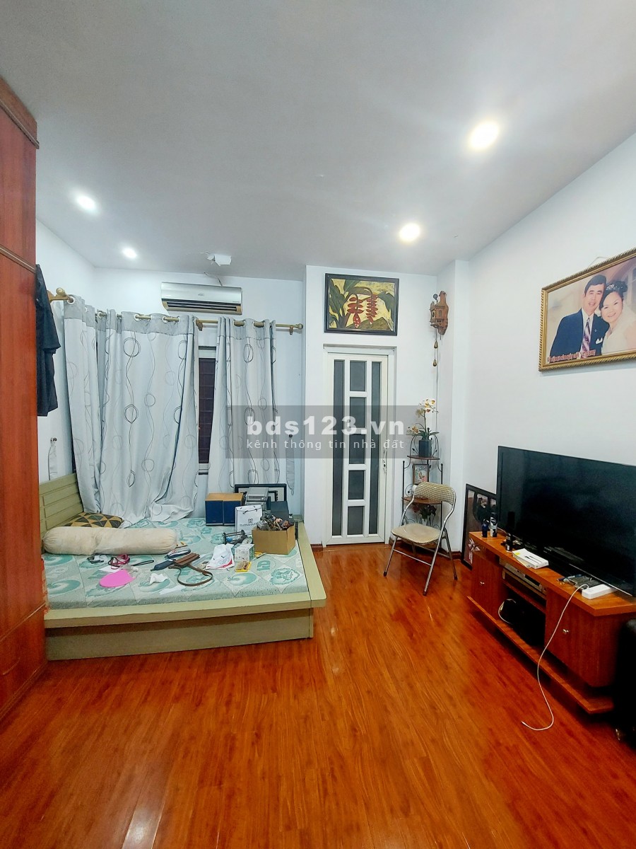 Làm ăn phát đạt tâu nhà mới để lại căn dt 45m2, 4 tầng Hai Bà Trưng giá bán 2.9 tỷ