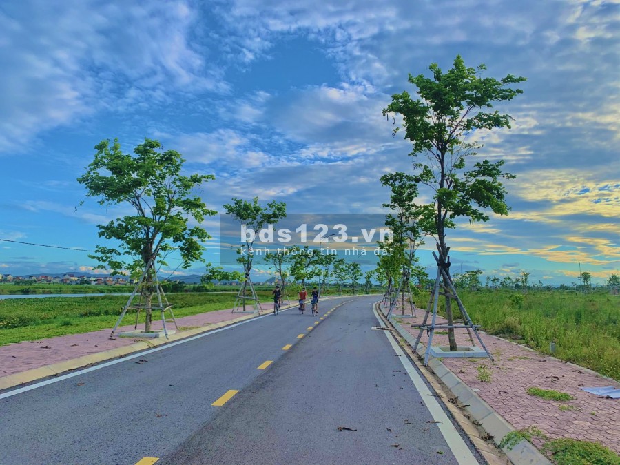 Đất đẹp thị xã Hồng Lĩnh Hà Tĩnh, liên hệ xem đất 0984476535, gần các trung tâm du lịch