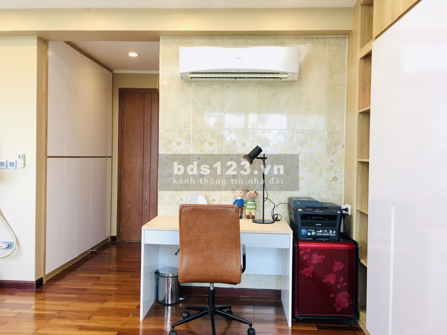 Bán nhanh căn hộ chung cư 155m2 - 3PN tại KĐT Ciputra, thiết kế hiện đại, bố cục phòng rất hợp lý