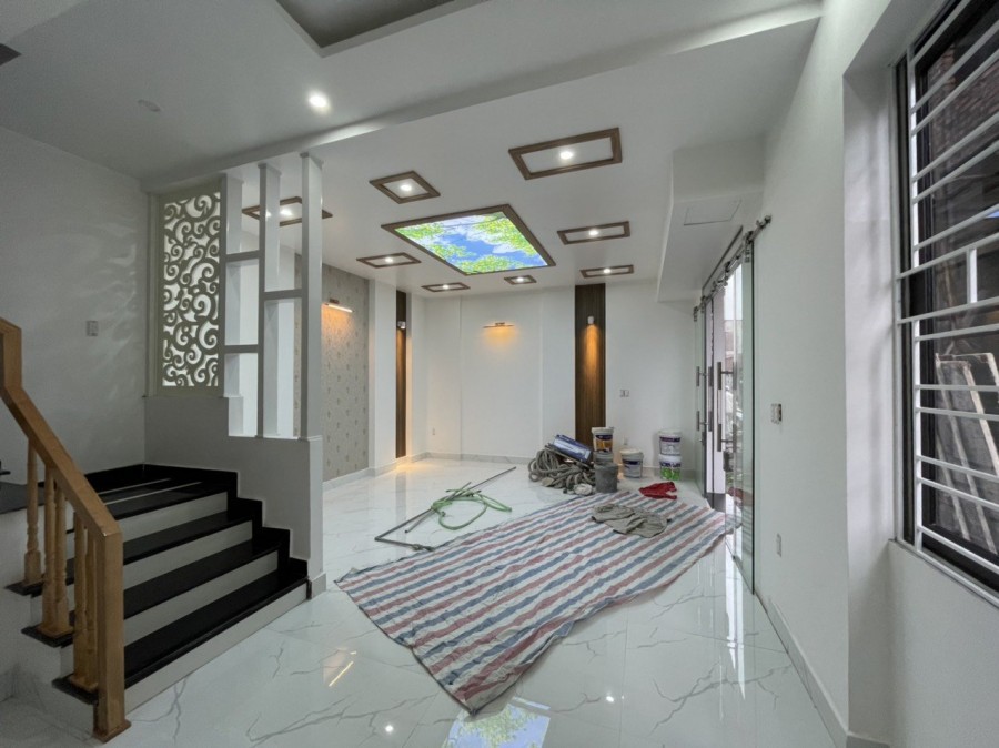 Bán siêu phẩm không tỳ vết toạ lạc ở vị trí đường Bùi Viện, đúc kiên cố 4 tầng, giá tốt