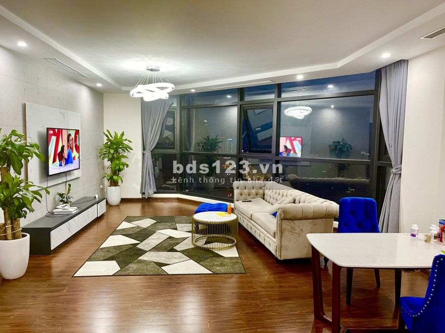 Chính chủ gửi bán gấp căn 3 ngủ diện tích 124m2 căn góc tiện ích nội khu đủ giá tốt