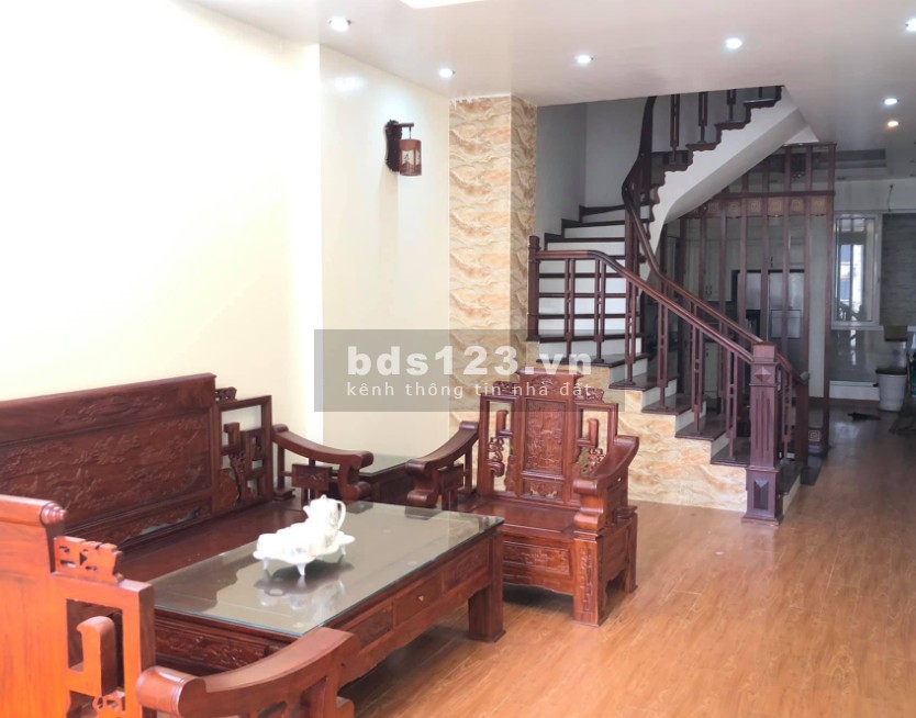 Bán nhà Nam Từ Liêm, ô tô cách 5m, nội thất, dt 42m2 5 tầng mặt tiền rộng, giá nhỉnh 4 tỷ xíu
