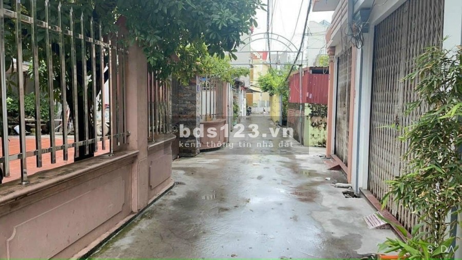 Chính chủ cần tiền bán gấp nhà 3.5 tầng, dt 42m2. ngõ rộng 4m. nhà trong ngõ Phương Lưu. Đông Hải 1