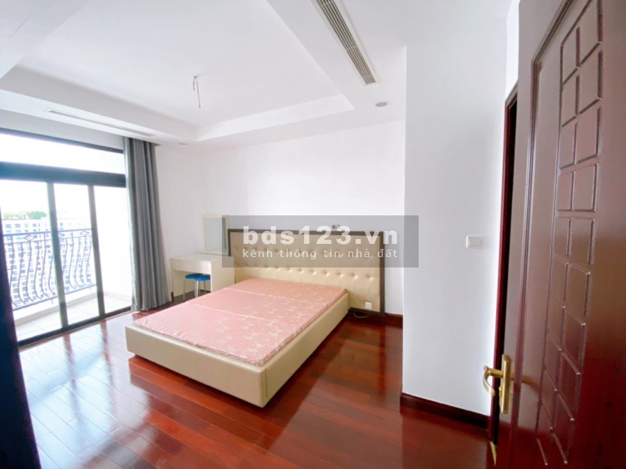 Bán gấp căn hộ Lô góc Royal City 72 Nguyễn Trãi diện tích 100m2, giá bán chỉ 4.1 tỷ
