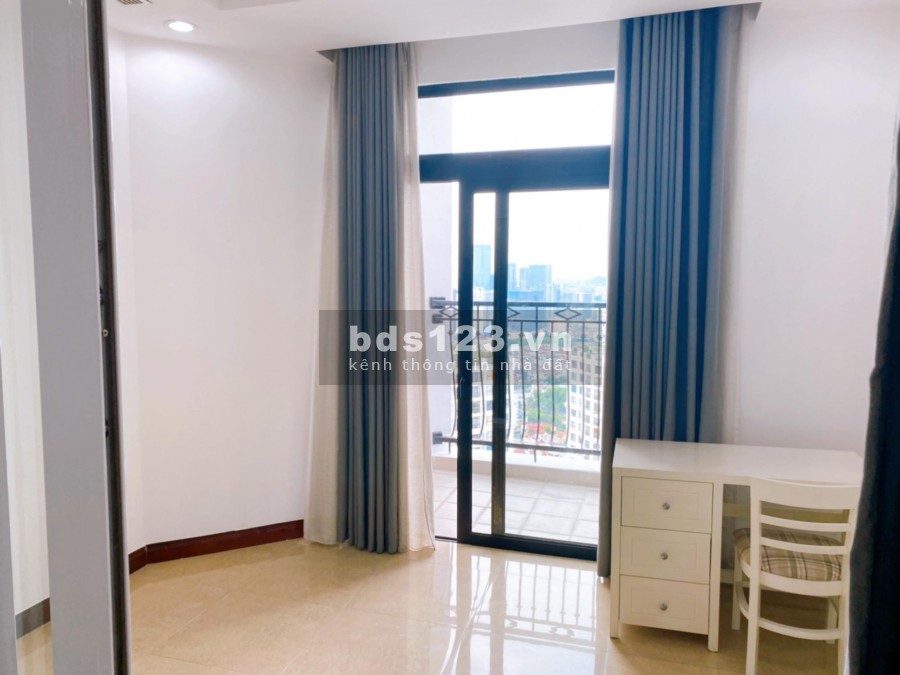 Bán gấp căn hộ Lô góc Royal City 72 Nguyễn Trãi diện tích 100m2, giá bán chỉ 4.1 tỷ