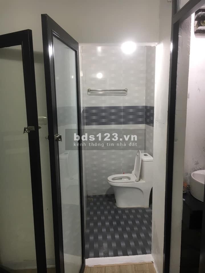 Chính chủ cần bán gấp nhà ngay phố Phúc Lợi cấp 4 một trệt, đầy đủ nội thất, ngõ ô tô