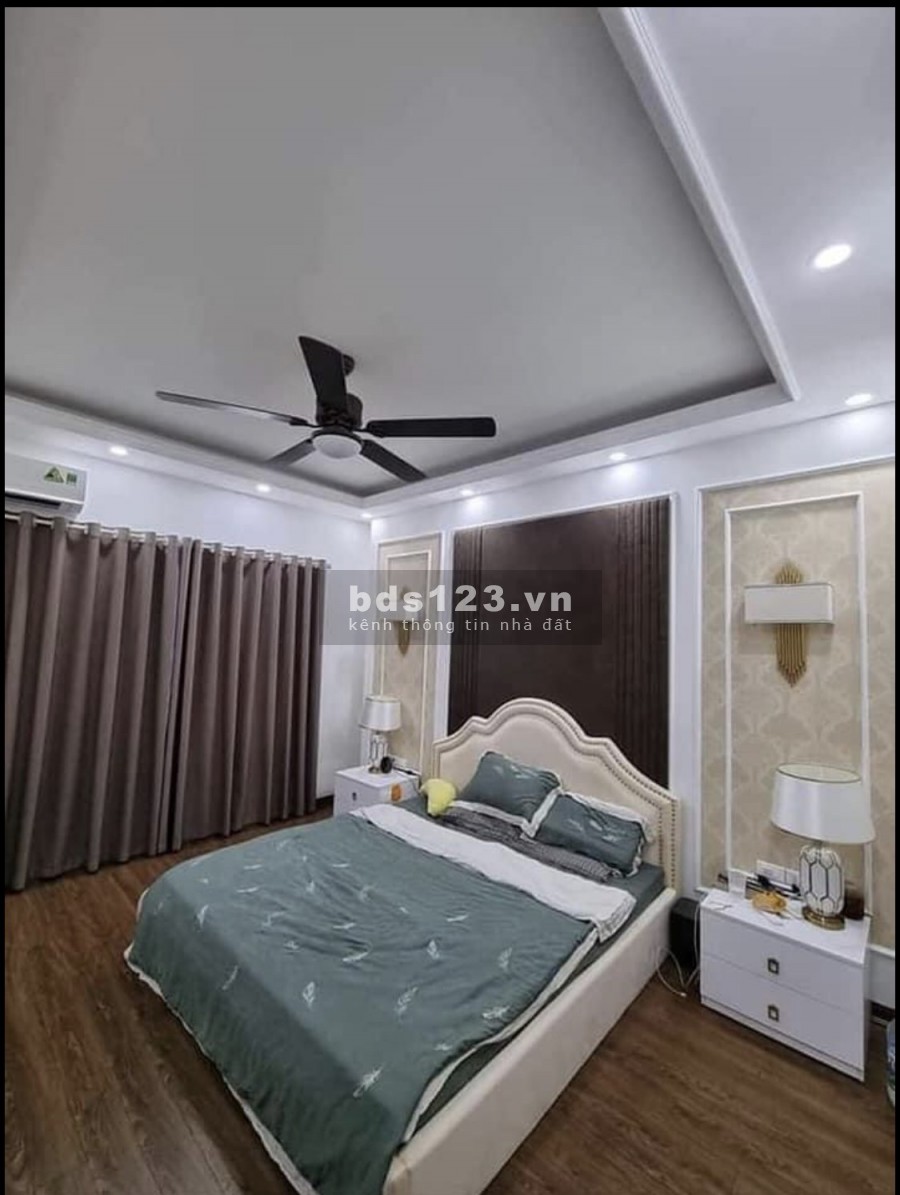 Bán gấp nhà nguyên căn đẹp ô tô đỗ cửa, phố Hoàng Mai, diện tích 50m2, giá 4.5 tỷ