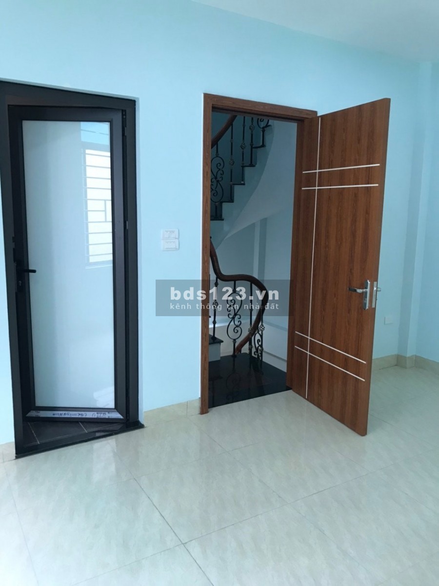 Ngõ phố An Dương Vương Quận Bắc Từ Liêm, 5 tầng diện tích sử dụng 40m2 giá bán 3.1 tỷ