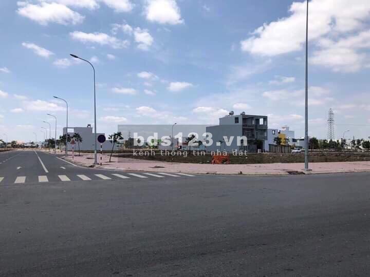 Bán gấp đất cặp sát chợ Bến Cát Bình Dương gía bán rẻ 800 triệu, diện tích sử dụng 100m2