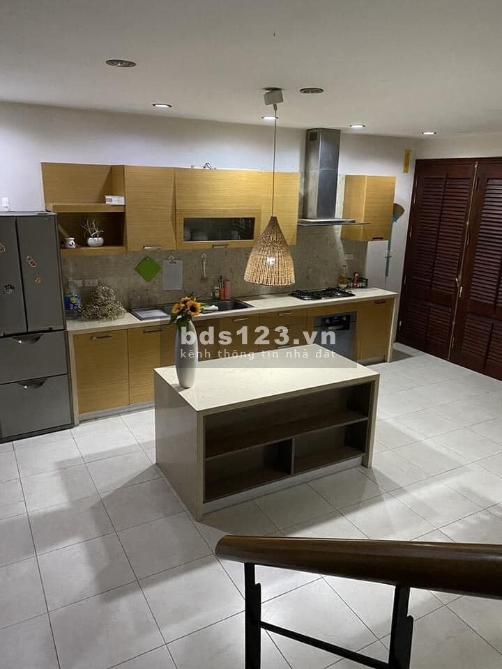 Nhà đẹp Bồ Đề, gần hồ, ở sướng, nội thất cực xịn, sổ đỏ vuông vức, diên tích sử dụng 54m2