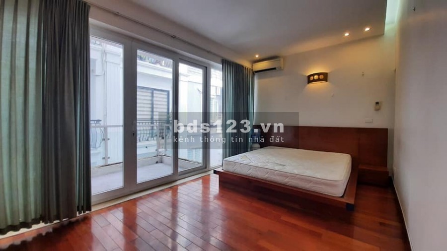 Nhà đẹp Bồ Đề, gần hồ, ở sướng, nội thất cực xịn, sổ đỏ vuông vức, diên tích sử dụng 54m2
