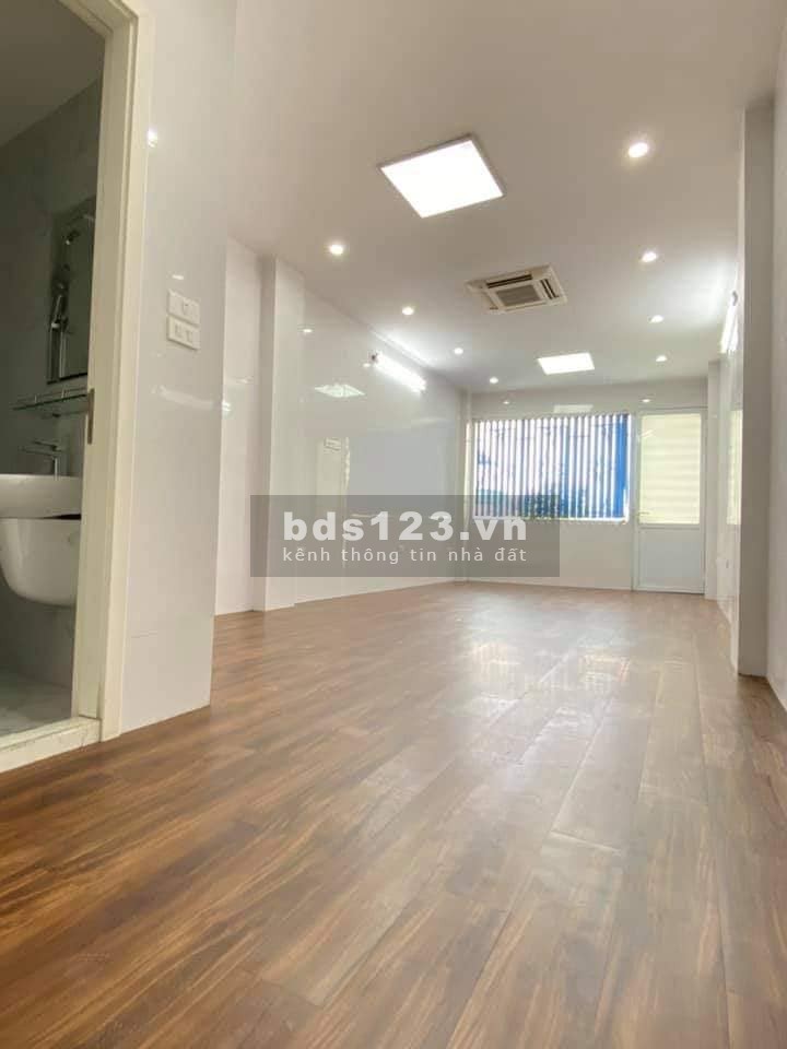 Nhà bán gấp dt 45m2 6 tầng giá 9x tỷ, mặt phố Quận Hai Bà Trưng, ô tô thang máy, kinh doanh